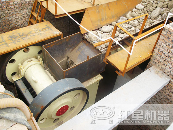 颚式破碎機現場圖 颚式破碎機現場圖