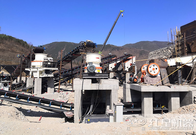 石英石破碎生産現場 石英石破碎生産現場