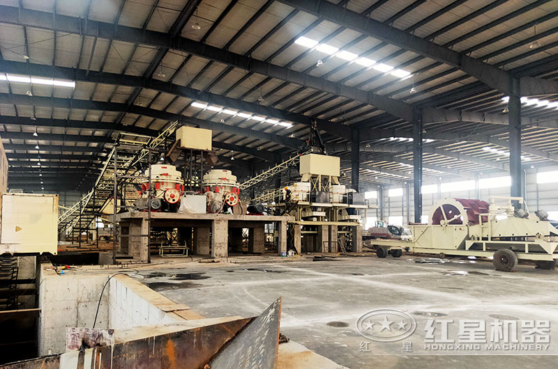 大型山石破碎機工作現場 大型山石破碎機工作現場