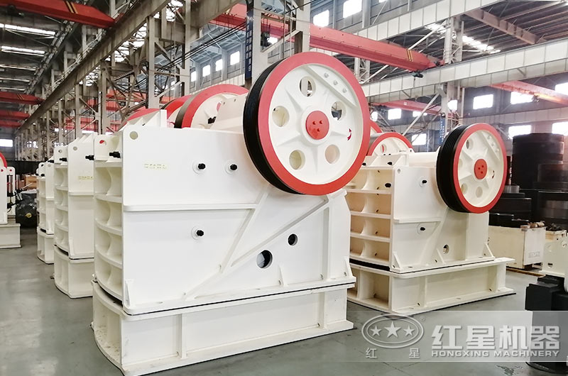 白雲石颚式破碎機車間實拍圖 白雲石颚式破碎機車間實拍圖