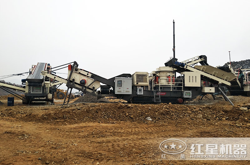河南一碎石場使用移動破碎機加工現場 河南一碎石場使用移動破碎機加工現場
