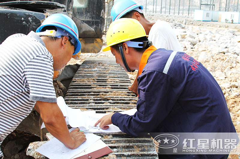 紅星技術人員入作業現場考察 紅星技術人員入作業現場考察