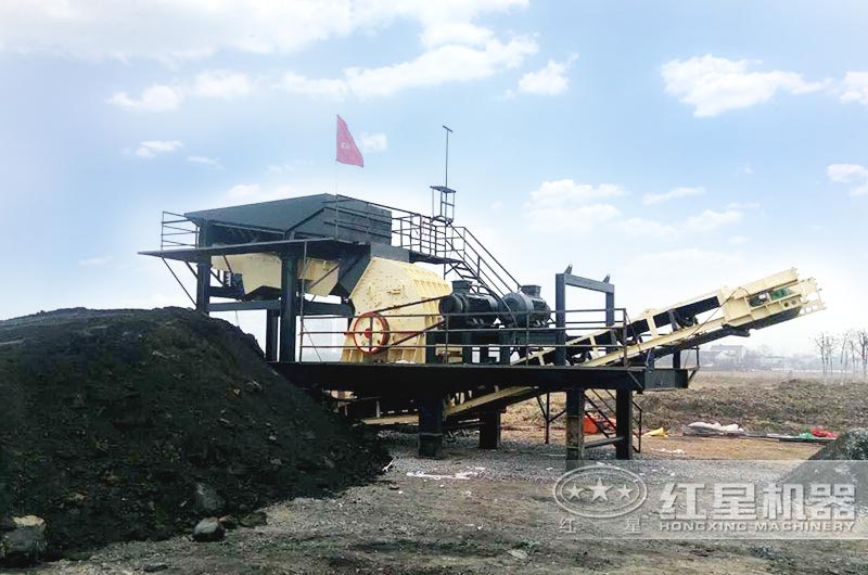 輪胎式移動破碎篩分一體機現場 輪胎式移動破碎篩分一體機現場