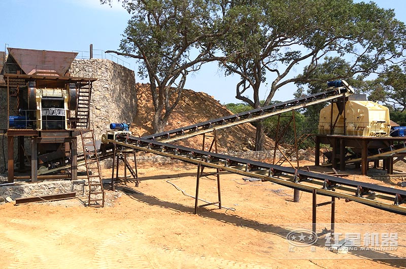 反擊式破碎機破碎石灰石現場實拍 反擊式破碎機破碎石灰石現場實拍