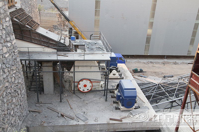 石灰石破碎現場實拍 石灰石破碎現場實拍