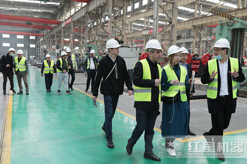 客戶來廠考察碎石生産線設備 客戶來廠考察碎石生産線設備