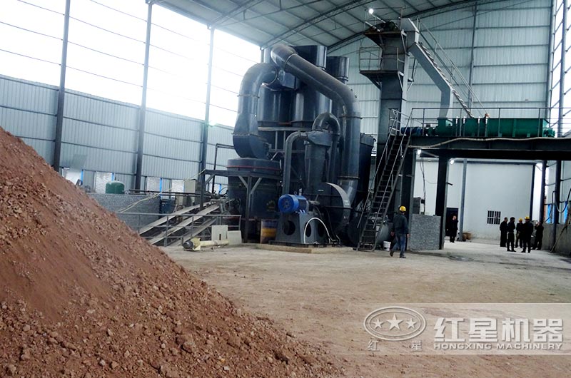 做耐火磚磨粉機作業現場 做耐火磚磨粉機作業現場