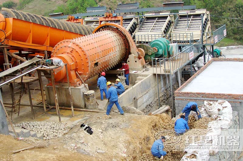 鈣石球磨機作業現場 鈣石球磨機作業現場