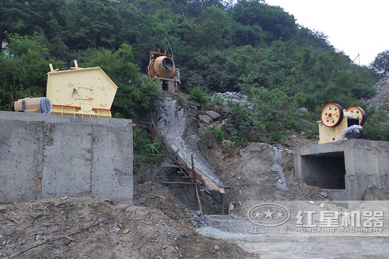 每小時生産100噸的片麻岩破碎生産線 每小時生産100噸的片麻岩破碎生産線