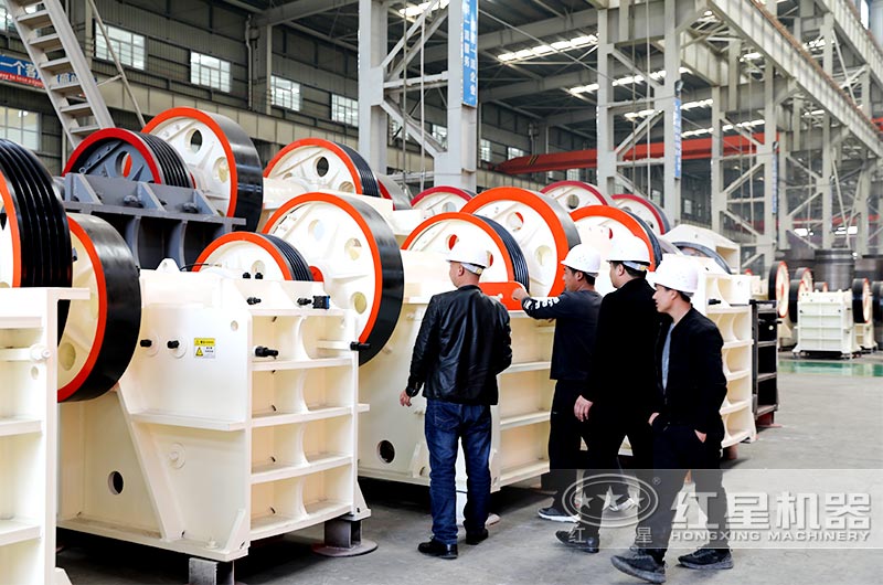 客戶到廠考察颚式細碎機設備 客戶到廠考察颚式細碎機設備