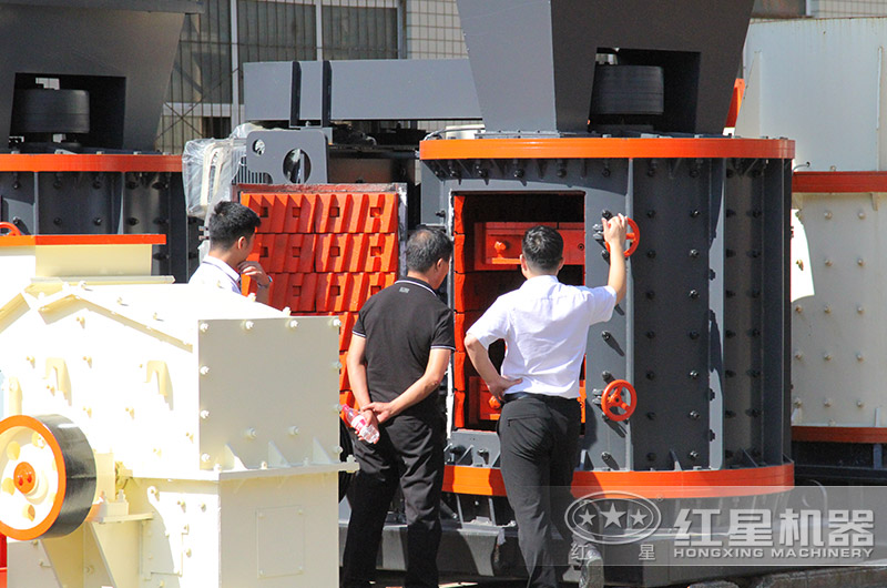 複合式破碎機客戶參觀選購 複合式破碎機客戶參觀選購