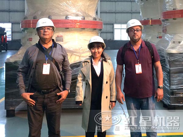 用戶到廠參觀設備生産車間