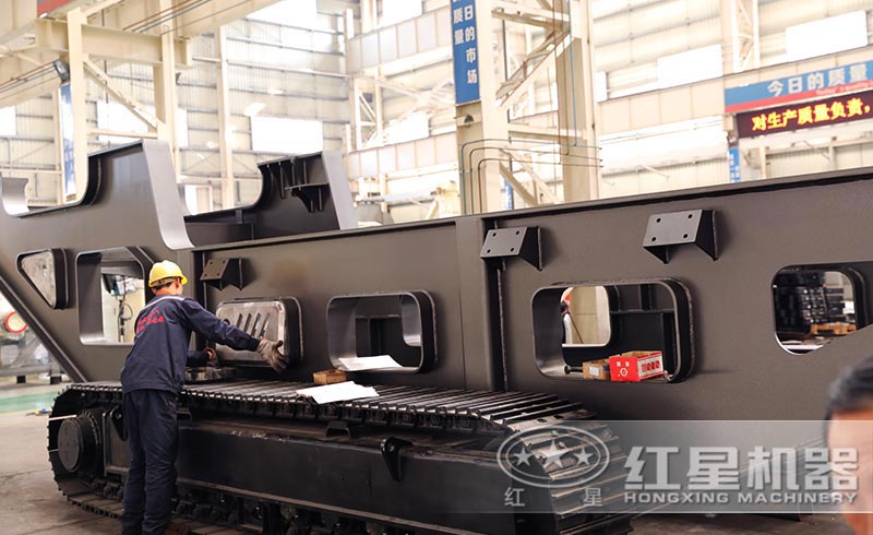 紅星設備生産車間