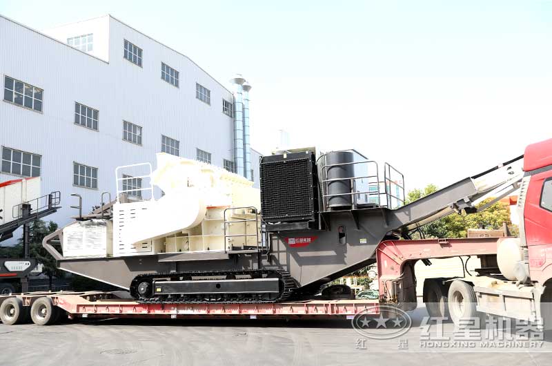 準備發貨的履帶式岩石破碎站