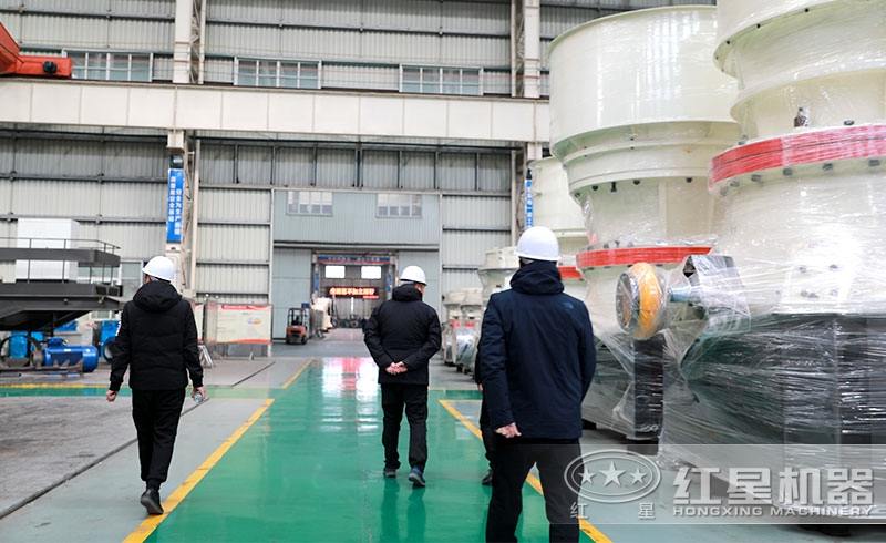 用戶來廠參觀設備生産車間