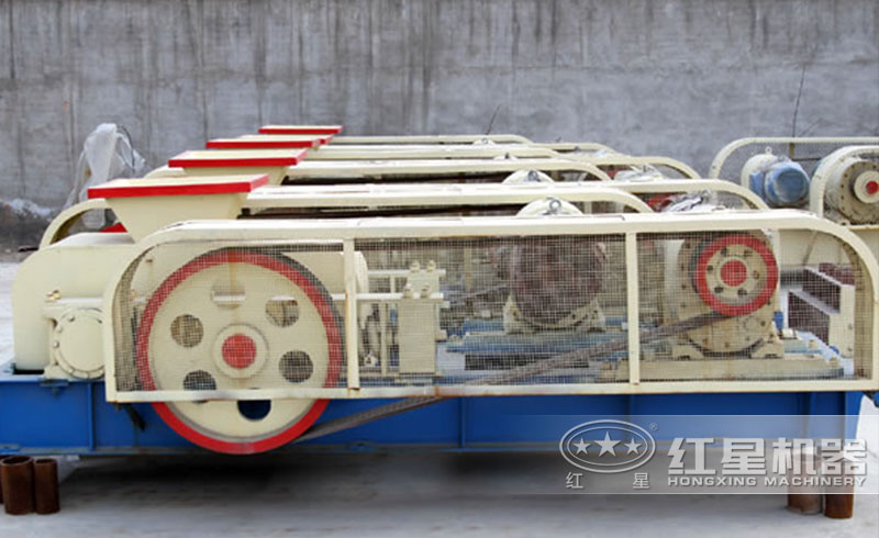 時産100噸對輥式破碎機