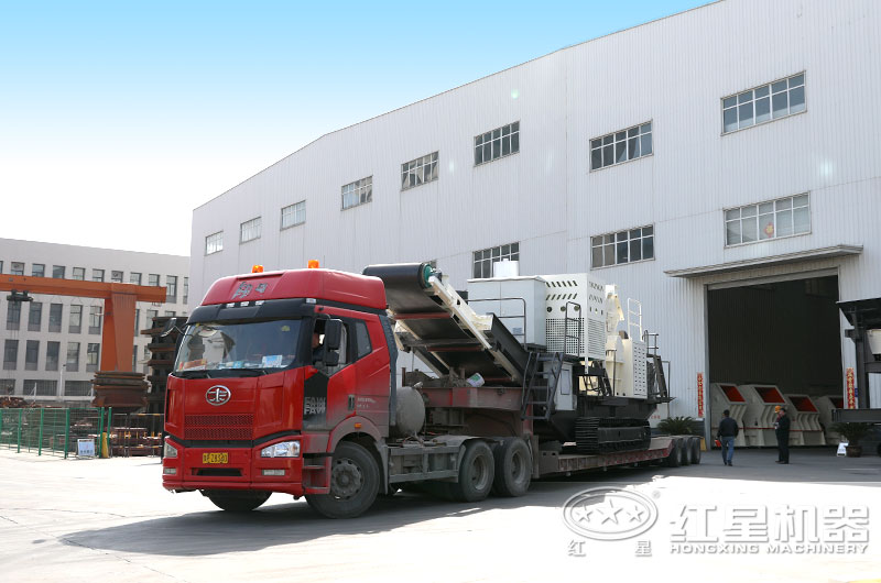 履帶式移動破碎機發貨現場