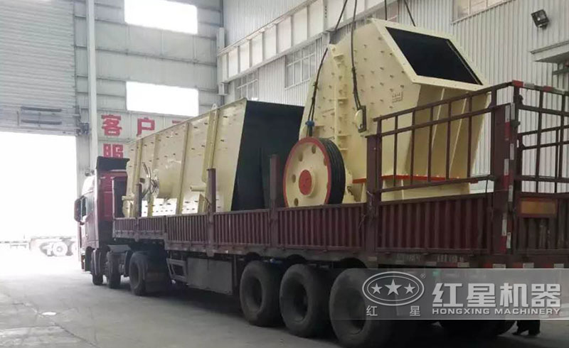 又一台重錘式粉碎機發貨了