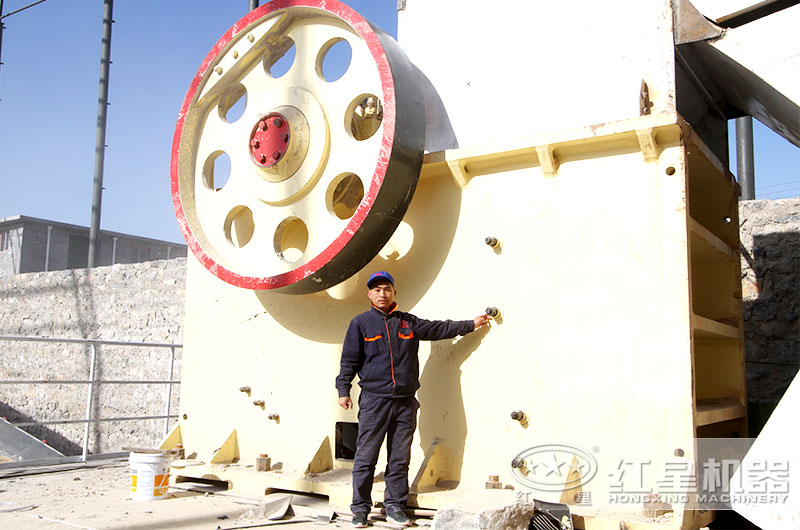 大型颚式破碎機