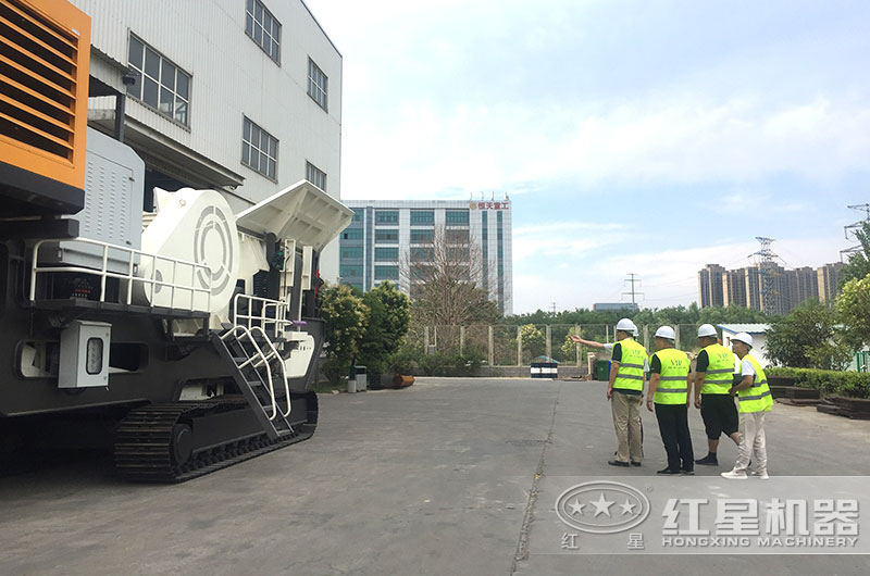 客戶來廠考察,經理一對一講解指導 客戶來廠考察,經理一對一講解指導