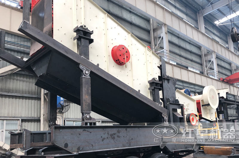 振動篩移動破碎機時産100噸:激振力強不堵塞 振動篩移動破碎機時産100噸:激振力強不堵塞