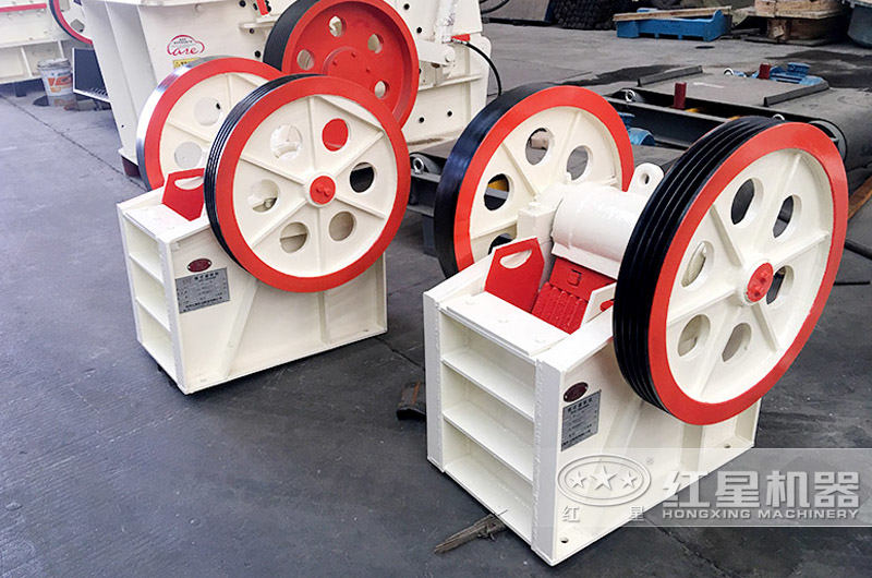 細鄂式破碎機,出料細,粒度均勻 細鄂式破碎機,出料細,粒度均勻