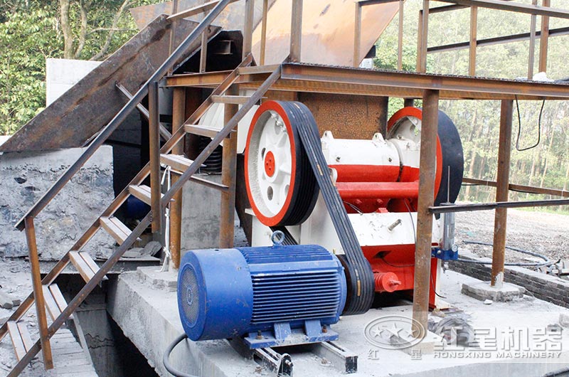 600—900碎石機作業現場圖 600—900碎石機作業現場圖