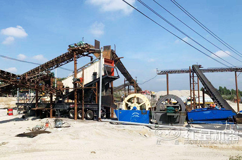 河南三門峽鵝卵石移動式碎石機生産現場 河南三門峽鵝卵石移動式碎石機生産現場