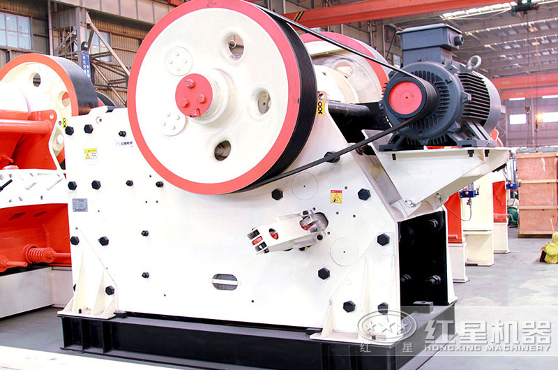 鄂式破碎機實拍圖 鄂式破碎機實拍圖