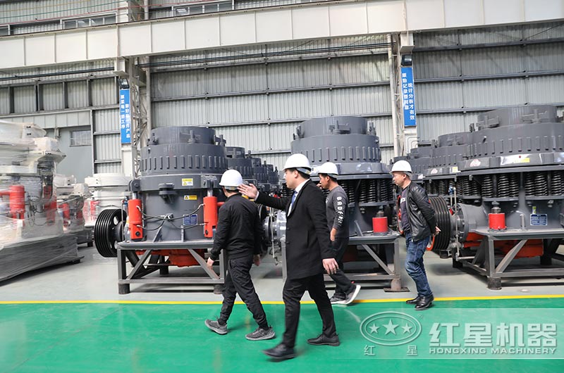 客戶到設備生産車間參觀 客戶到設備生産車間參觀