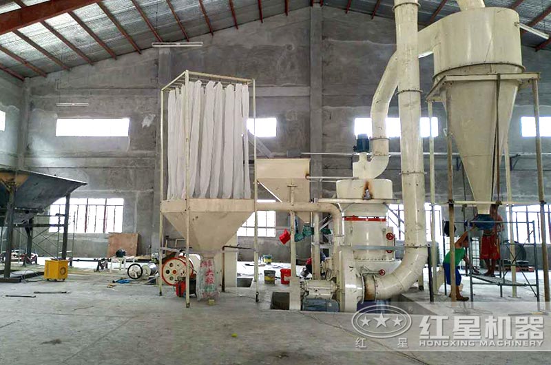 石灰石雷蒙磨粉機作業現場圖 石灰石雷蒙磨粉機作業現場圖