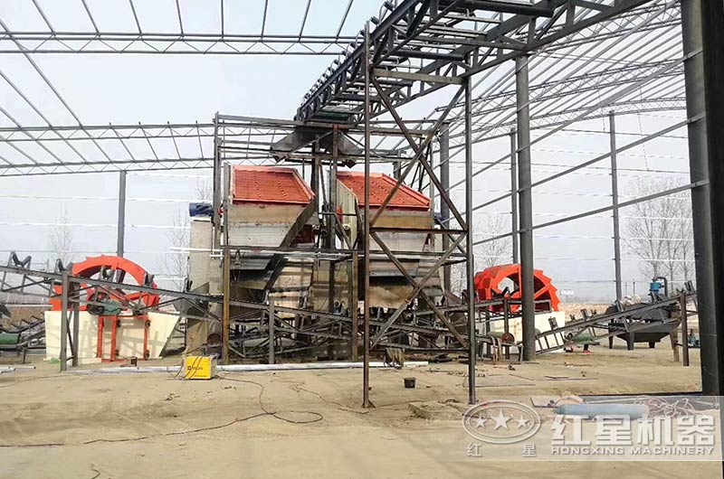 兩台洗沙機準備進行初次投産使用 兩台洗沙機準備進行初次投産使用