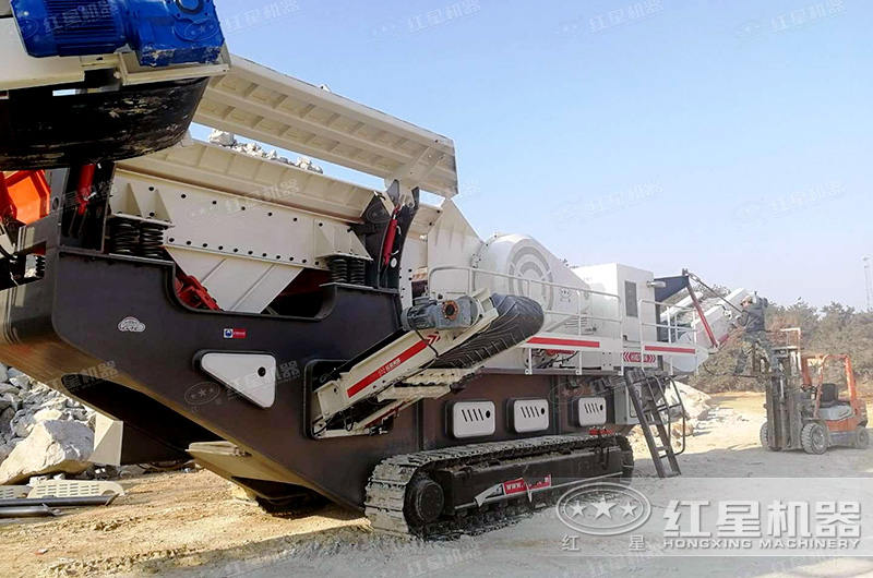 履帶式破碎機自行移動、轉場方便 履帶式破碎機自行移動、轉場方便