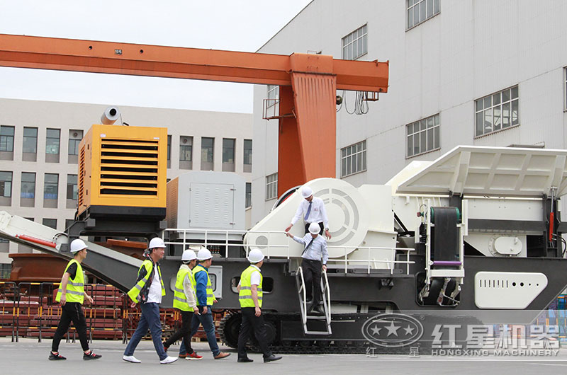 幾位四川客戶來廠區實地考察 幾位四川客戶來廠區實地考察