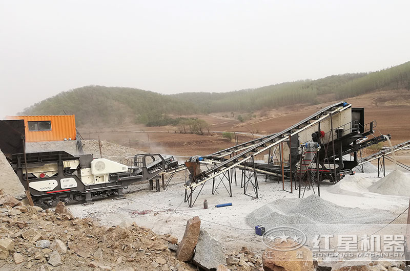 小型流動石料破碎機投入使用現場 小型流動石料破碎機投入使用現場