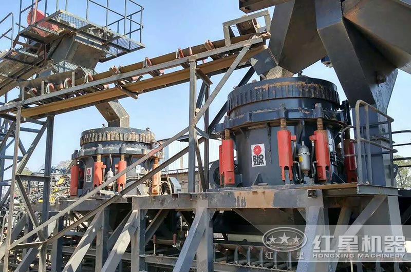 該大型碎石機生産線使用兩台圓錐破投資成本大概在300萬 該大型碎石機生産線使用兩台圓錐破投資成本大概在300萬