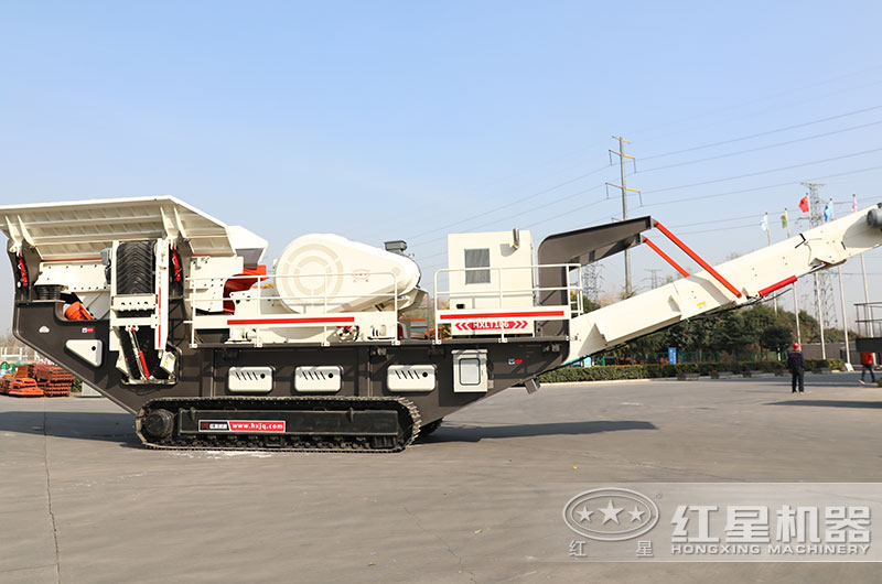 履帶式破碎站工作方便,價格略貴 履帶式破碎站工作方便,價格略貴