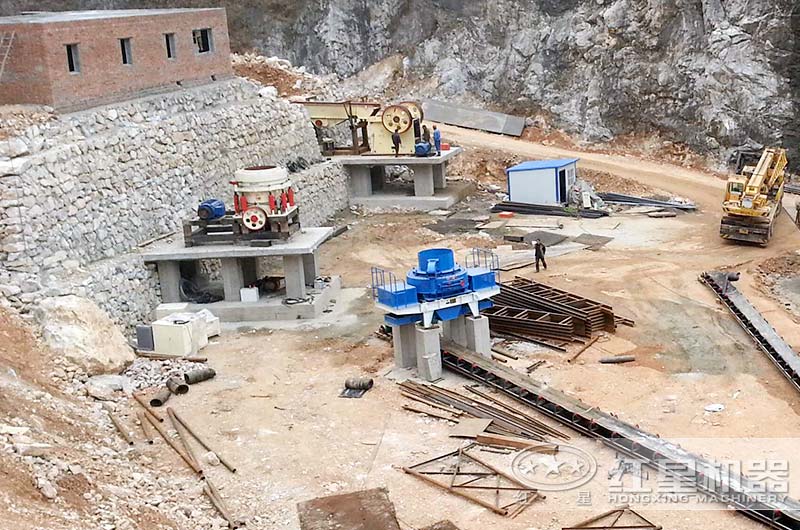花崗岩石子加工廠安裝進行中 花崗岩石子加工廠安裝進行中