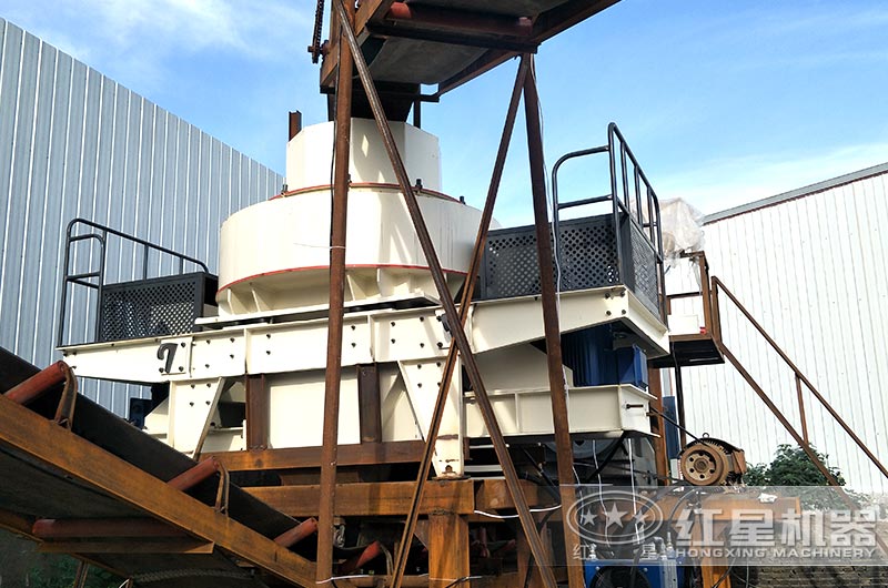 鵝卵石制砂機作業現場直拍 鵝卵石制砂機作業現場直拍