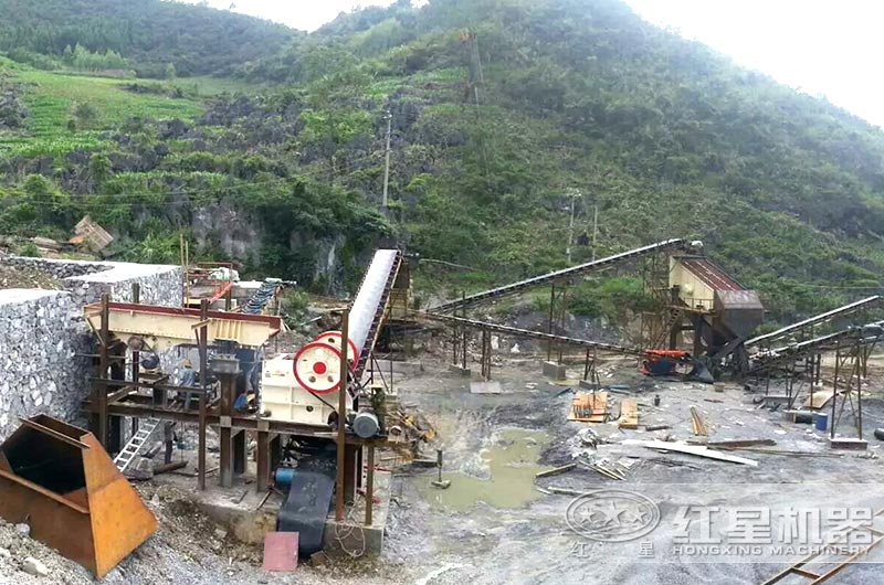 1215颚式破碎機現場作業圖 1215颚式破碎機現場作業圖