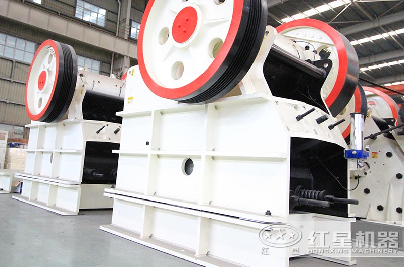 颚式粉碎機車間實拍圖 颚式粉碎機車間實拍圖