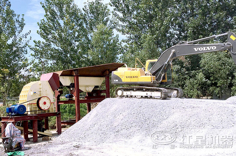 石頭制沙現場:錘式破碎機 石頭制沙現場:錘式破碎機