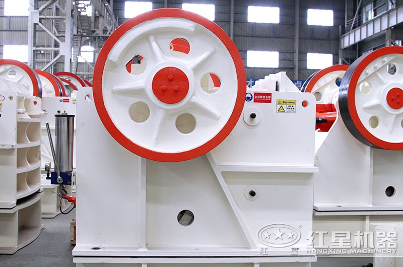 颚式_大型砂石粉碎機圖片 颚式_大型砂石粉碎機圖片