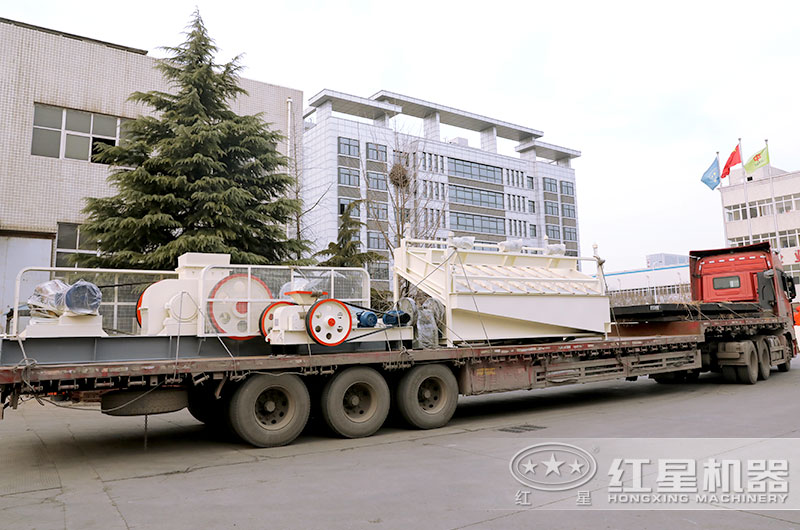 對輥式破碎機發往河北 對輥式破碎機發往河北