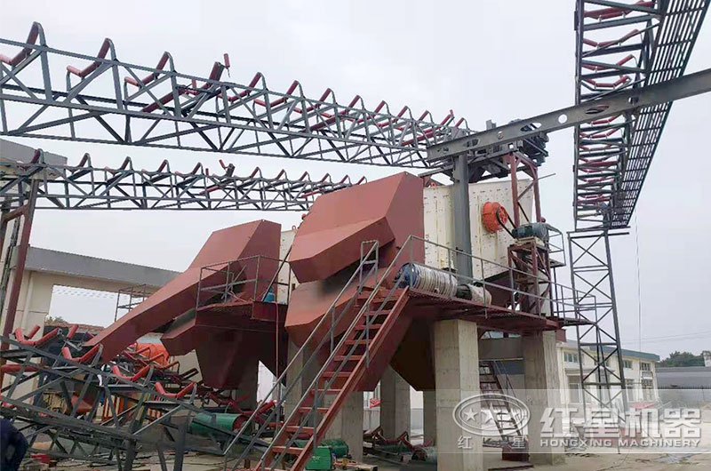 砂石廠中的土石分離設備,圓振動篩 砂石廠中的土石分離設備,圓振動篩