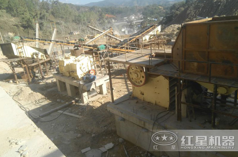 鄂破碎石機+反擊破作業現場 鄂破碎石機+反擊破作業現場