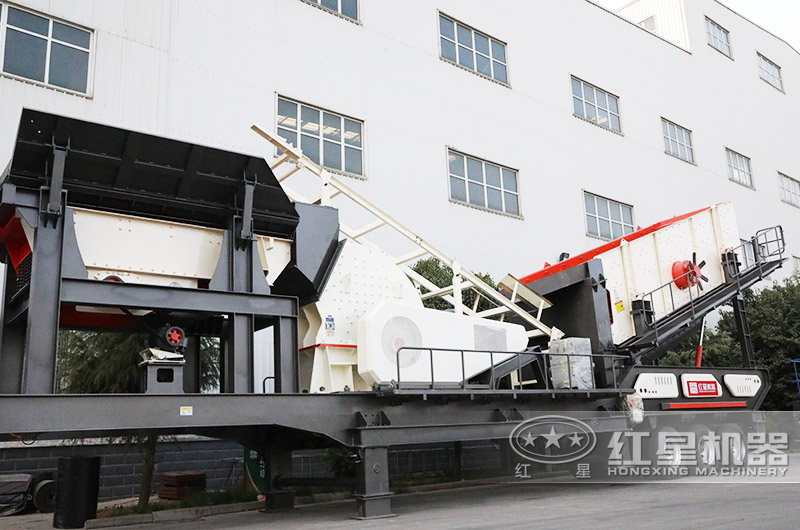 中型流動碎石機——搭配重錘式破碎機 中型流動碎石機——搭配重錘式破碎機