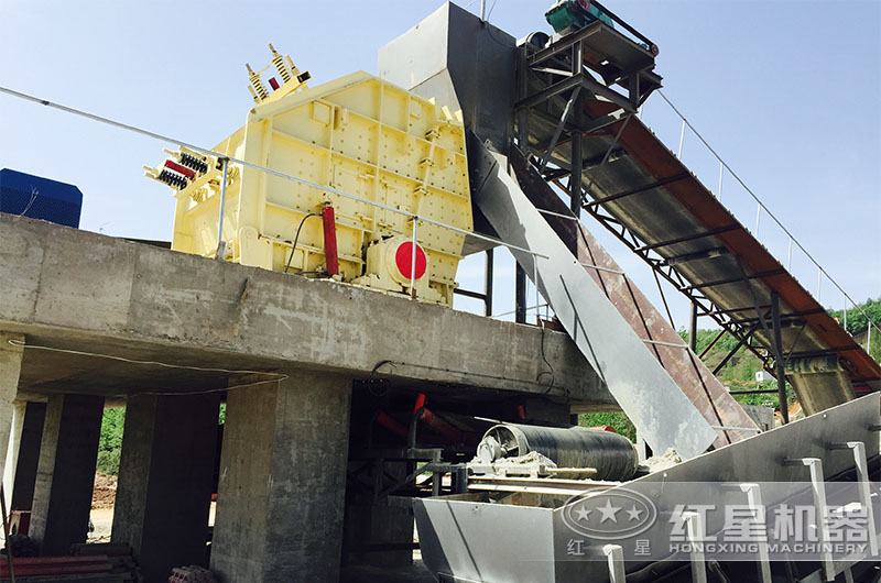 反擊式破碎機作業現場 反擊式破碎機作業現場