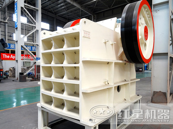 複擺型細碎颚式破碎機