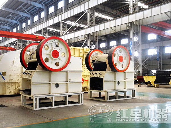磁鐵礦颚式破碎機生産車間